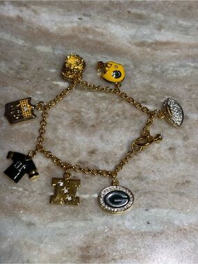 DANBURY MINT VINTAGE GREEN BAY PACKERS Gold-Tone Sports Charm Bracelet